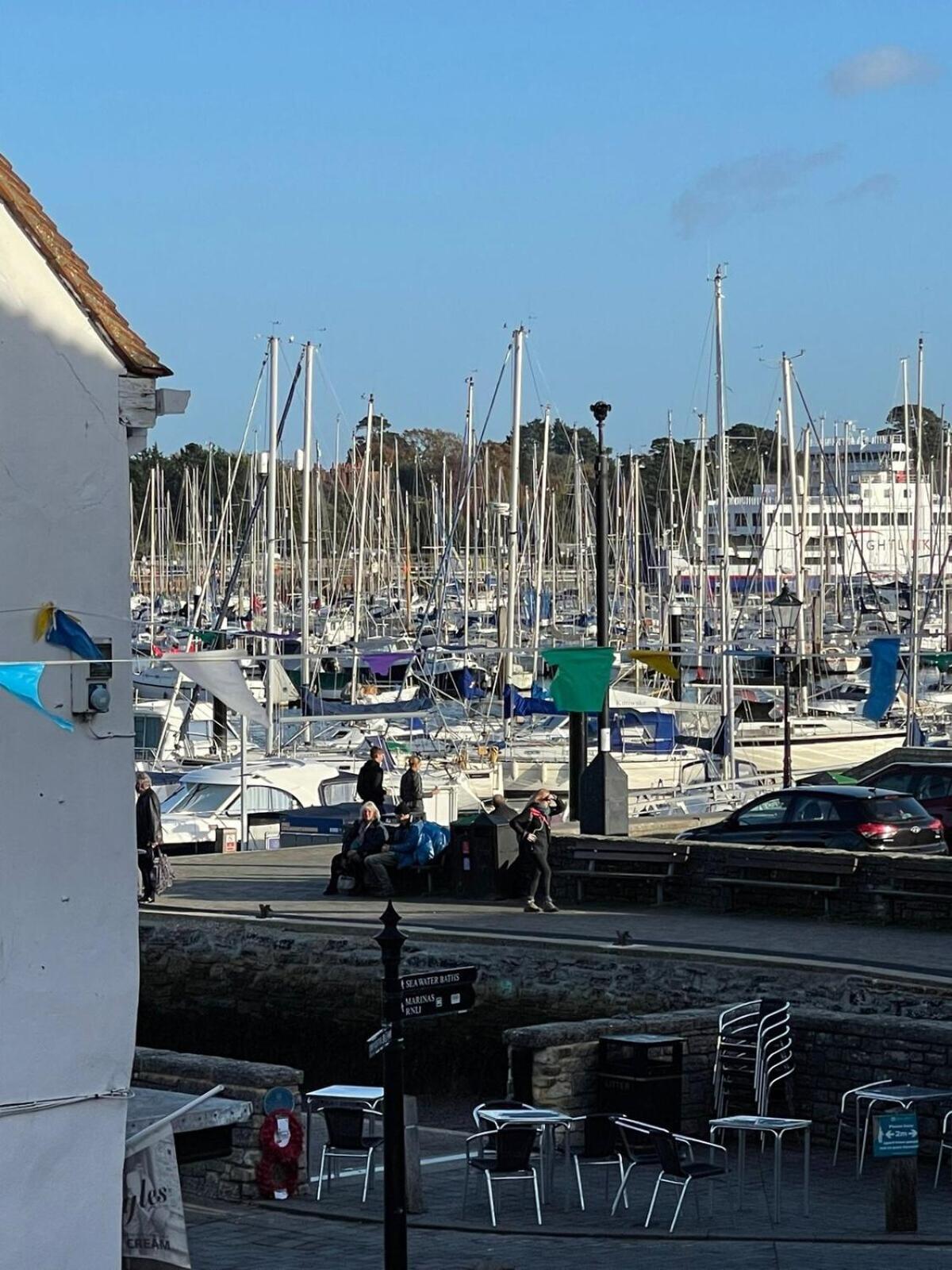 Stylish Cottage With Quay And River View Lymington Exterior foto